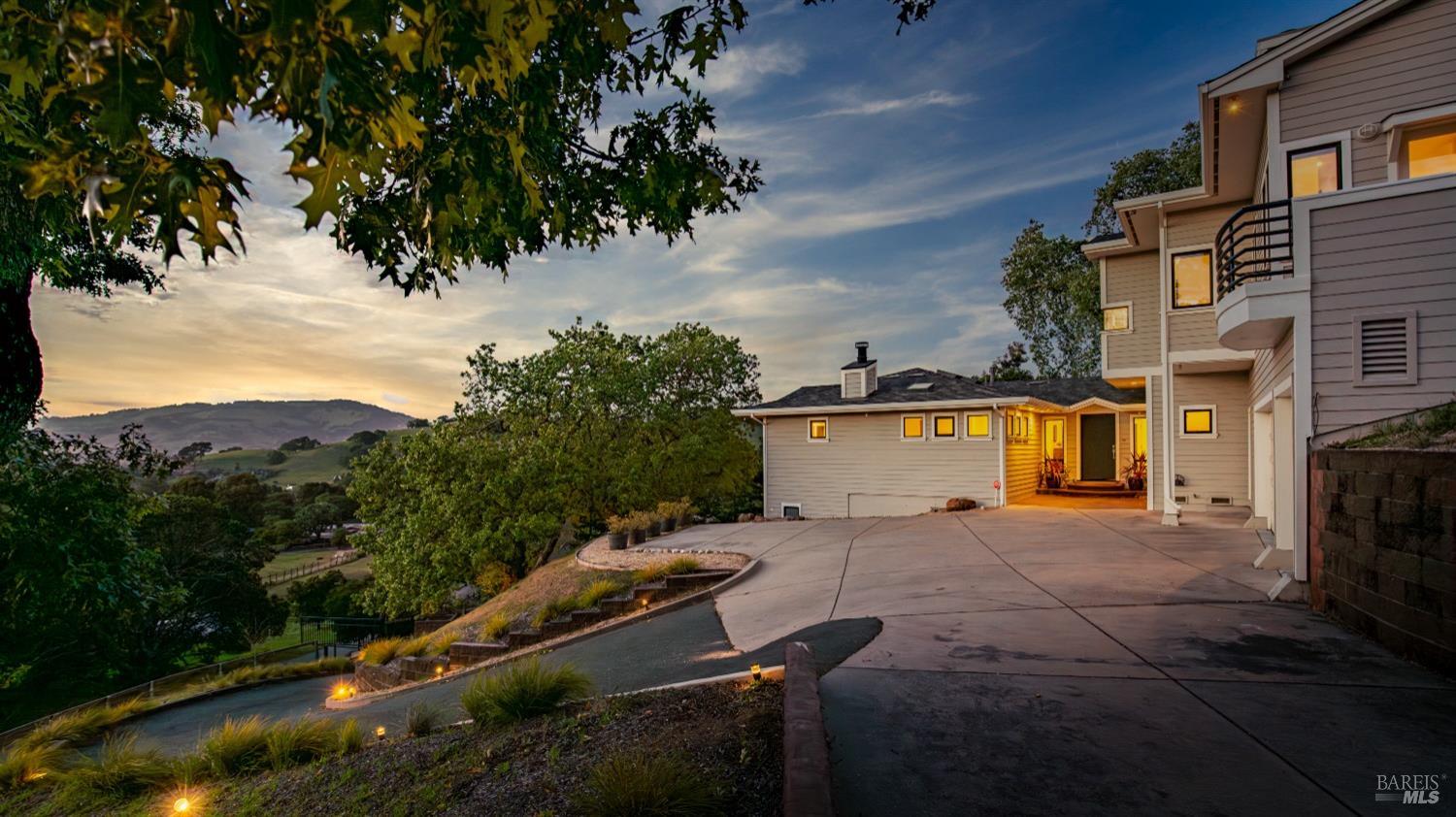 Detail Gallery Image 55 of 75 For 55 Wildwood Ln, Novato,  CA 94947 - 4 Beds | 4/1 Baths