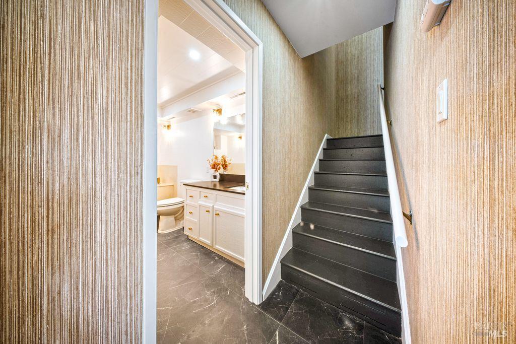Detail Gallery Image 35 of 70 For 3351 Miraloma Dr, Santa Rosa,  CA 95404 - 4 Beds | 3 Baths