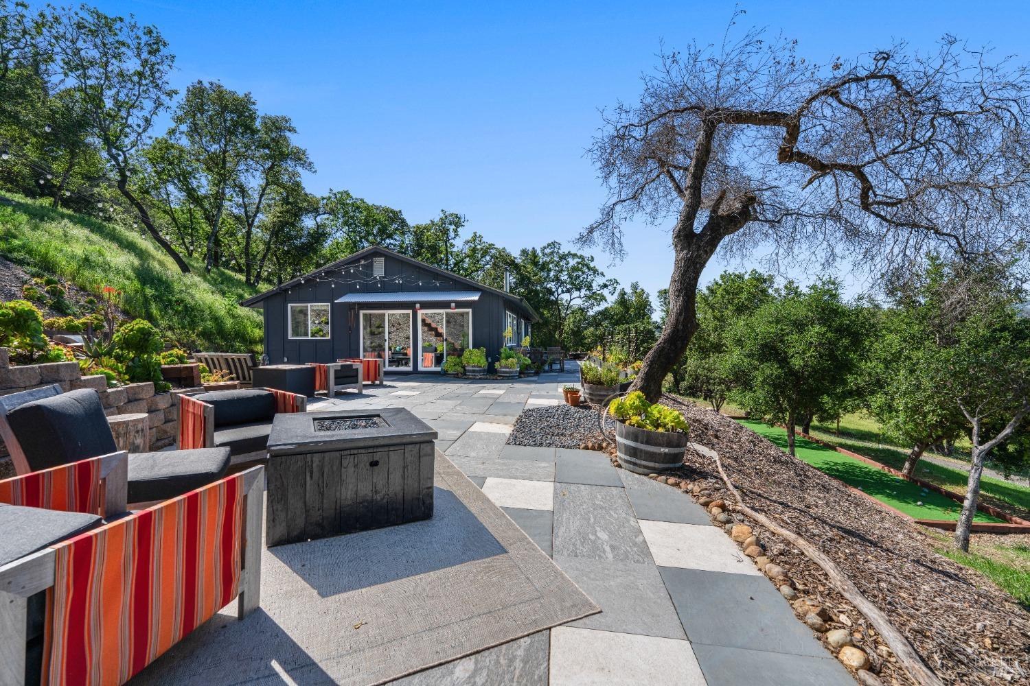 Detail Gallery Image 40 of 58 For 22855 Chianti Rd, Geyserville,  CA 95441 - 5 Beds | 3/1 Baths