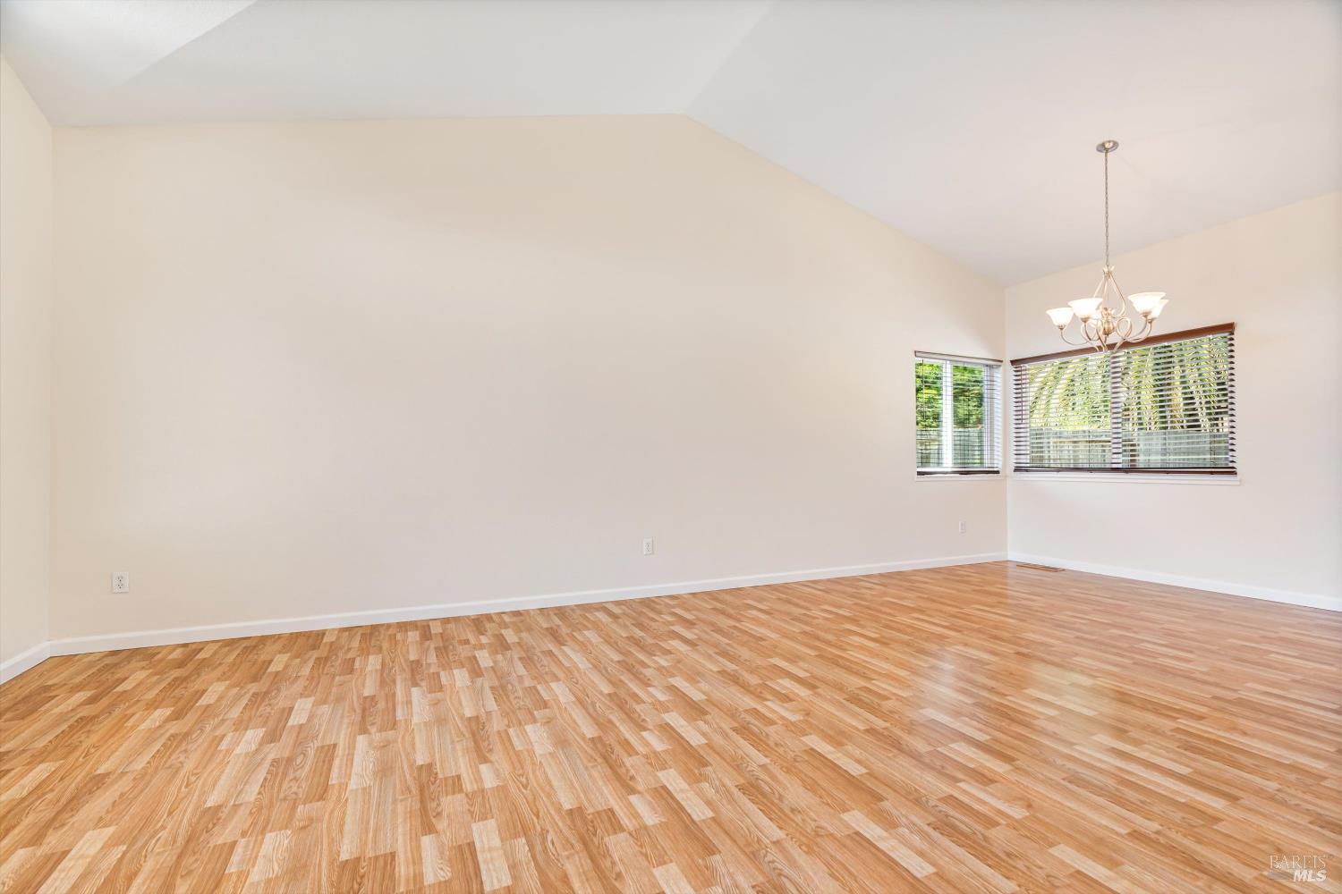 Detail Gallery Image 22 of 35 For 212 Mendelssohn Ct, Cotati,  CA 94931 - 3 Beds | 2/1 Baths