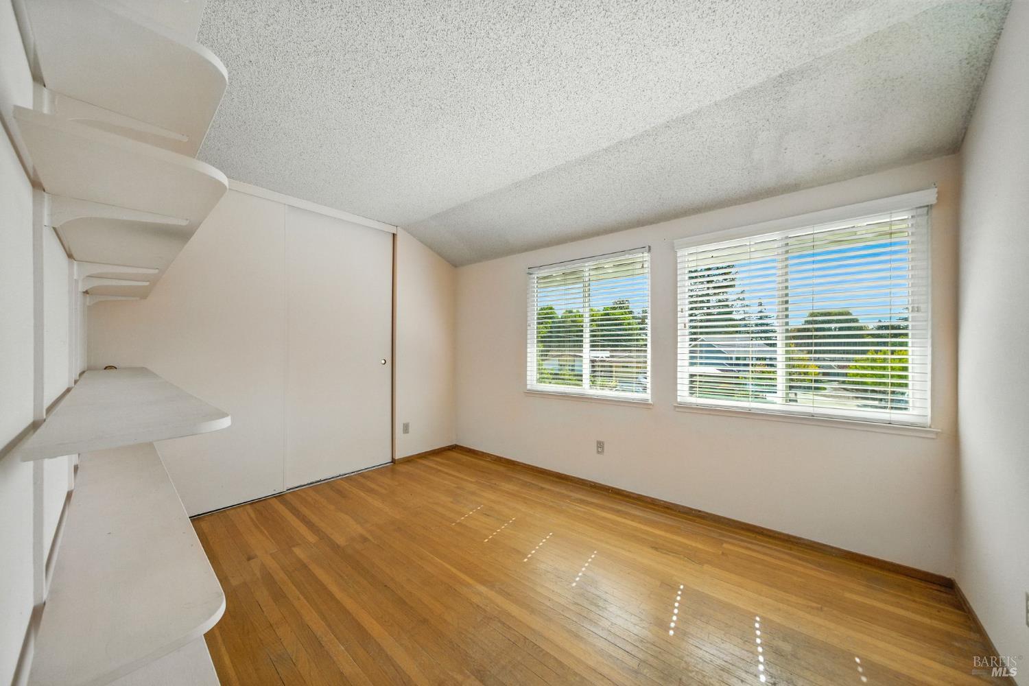 Detail Gallery Image 19 of 51 For 2559 Las Gallinas Ave, San Rafael,  CA 94903 - 5 Beds | 2/1 Baths