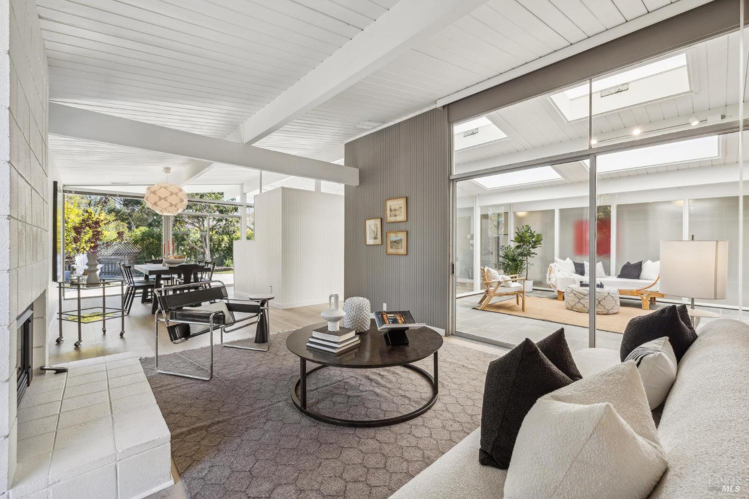 Detail Gallery Image 29 of 47 For 35 Golden Hinde Blvd, San Rafael,  CA 94903 - 4 Beds | 2 Baths