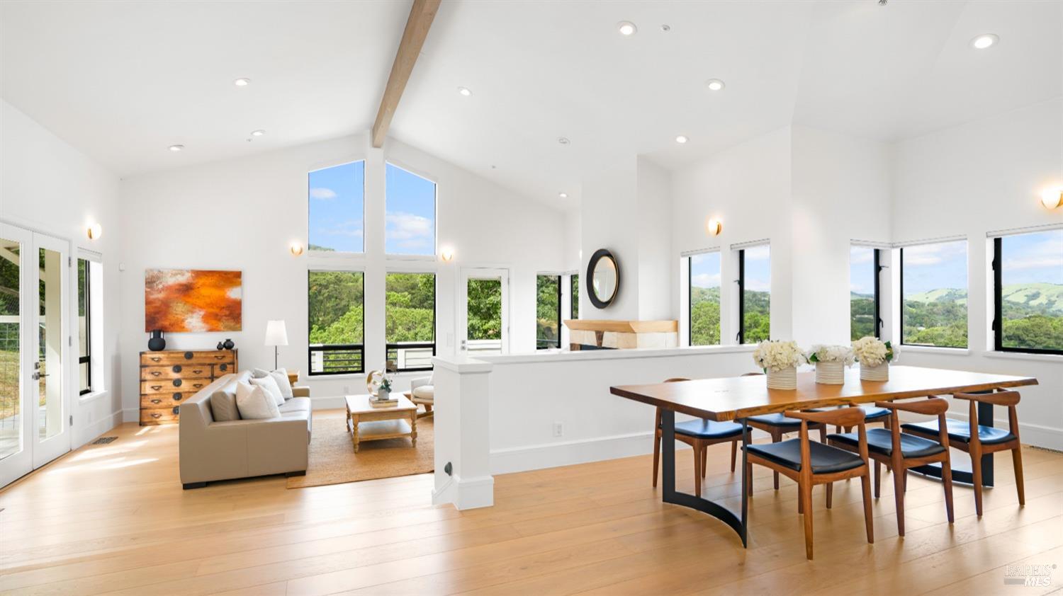 Detail Gallery Image 8 of 75 For 55 Wildwood Ln, Novato,  CA 94947 - 4 Beds | 4/1 Baths