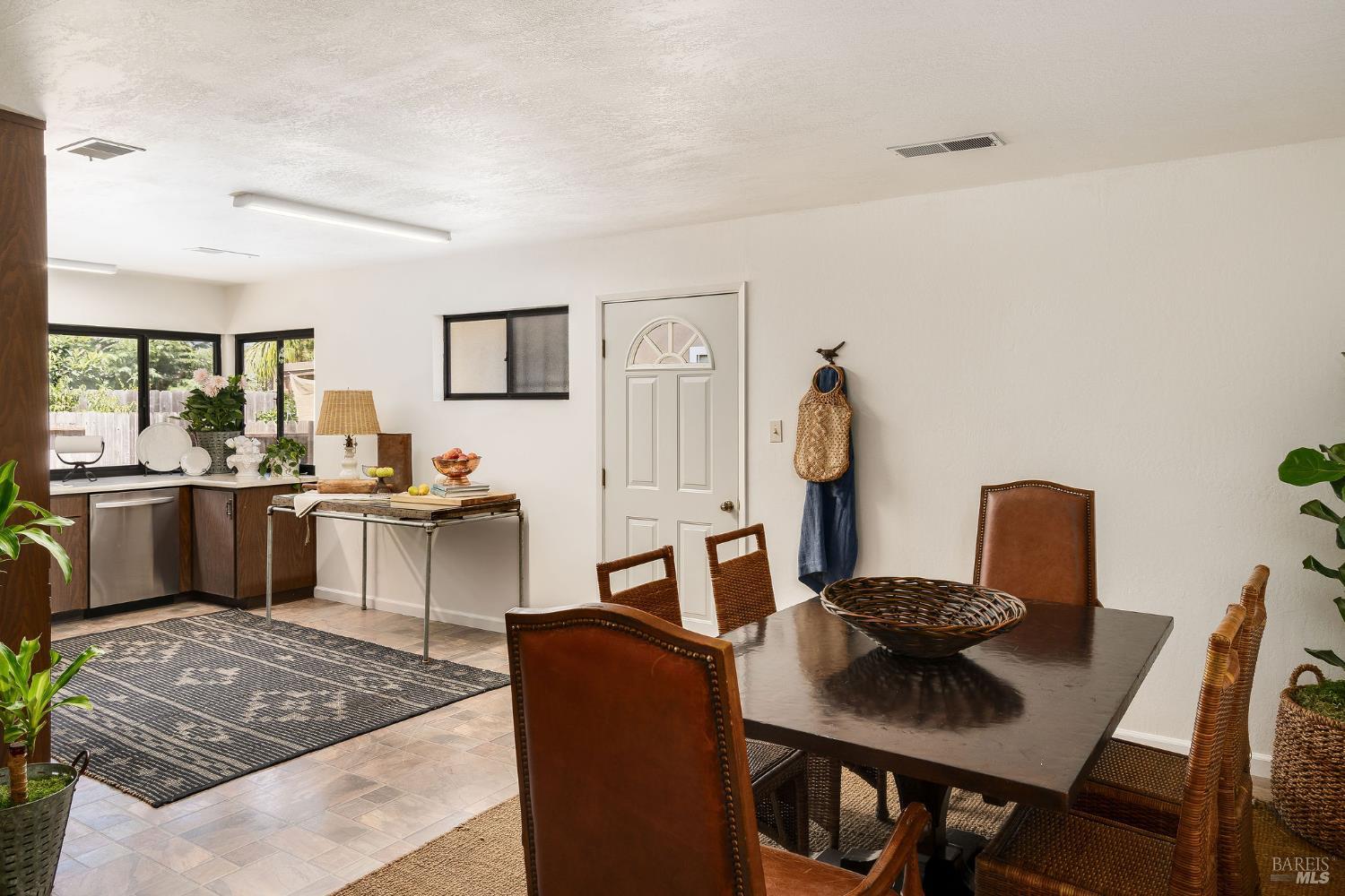 Detail Gallery Image 16 of 36 For 1560 Salvador Ave, Napa,  CA 94558 - 3 Beds | 2 Baths