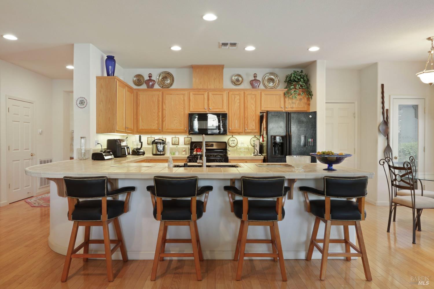 Detail Gallery Image 7 of 47 For 409 Laurel Pl, Rio Vista,  CA 94571 - 2 Beds | 2 Baths