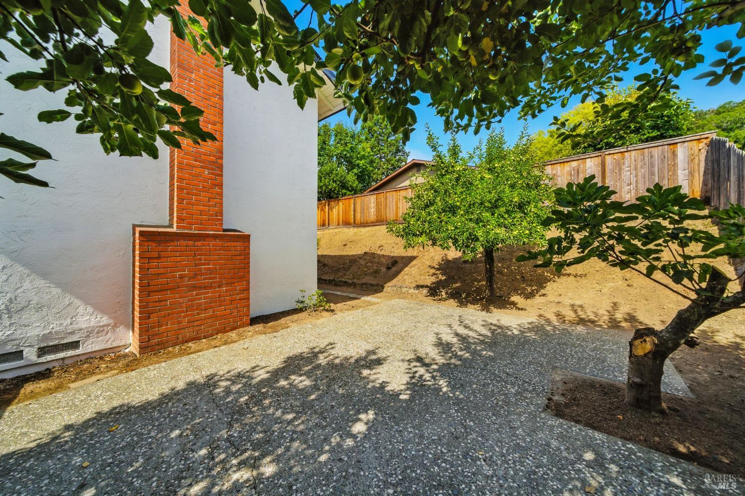 Detail Gallery Image 36 of 51 For 2559 Las Gallinas Ave, San Rafael,  CA 94903 - 5 Beds | 2/1 Baths
