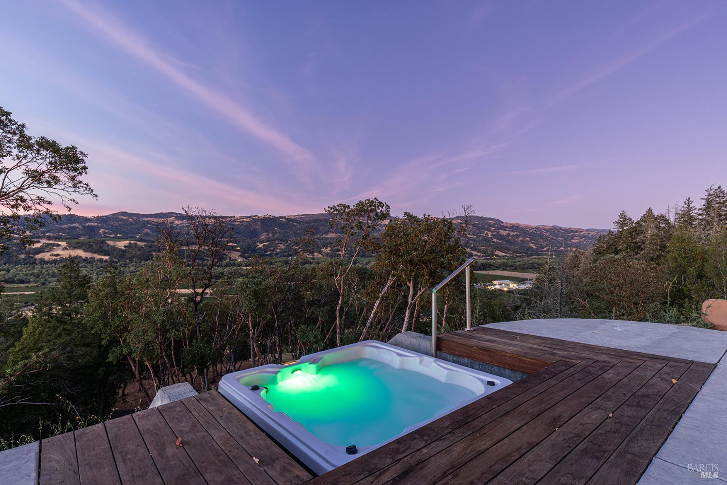 Detail Gallery Image 13 of 58 For 22855 Chianti Rd, Geyserville,  CA 95441 - 5 Beds | 3/1 Baths