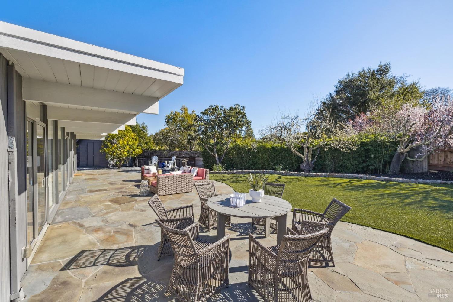 Detail Gallery Image 24 of 47 For 35 Golden Hinde Blvd, San Rafael,  CA 94903 - 4 Beds | 2 Baths