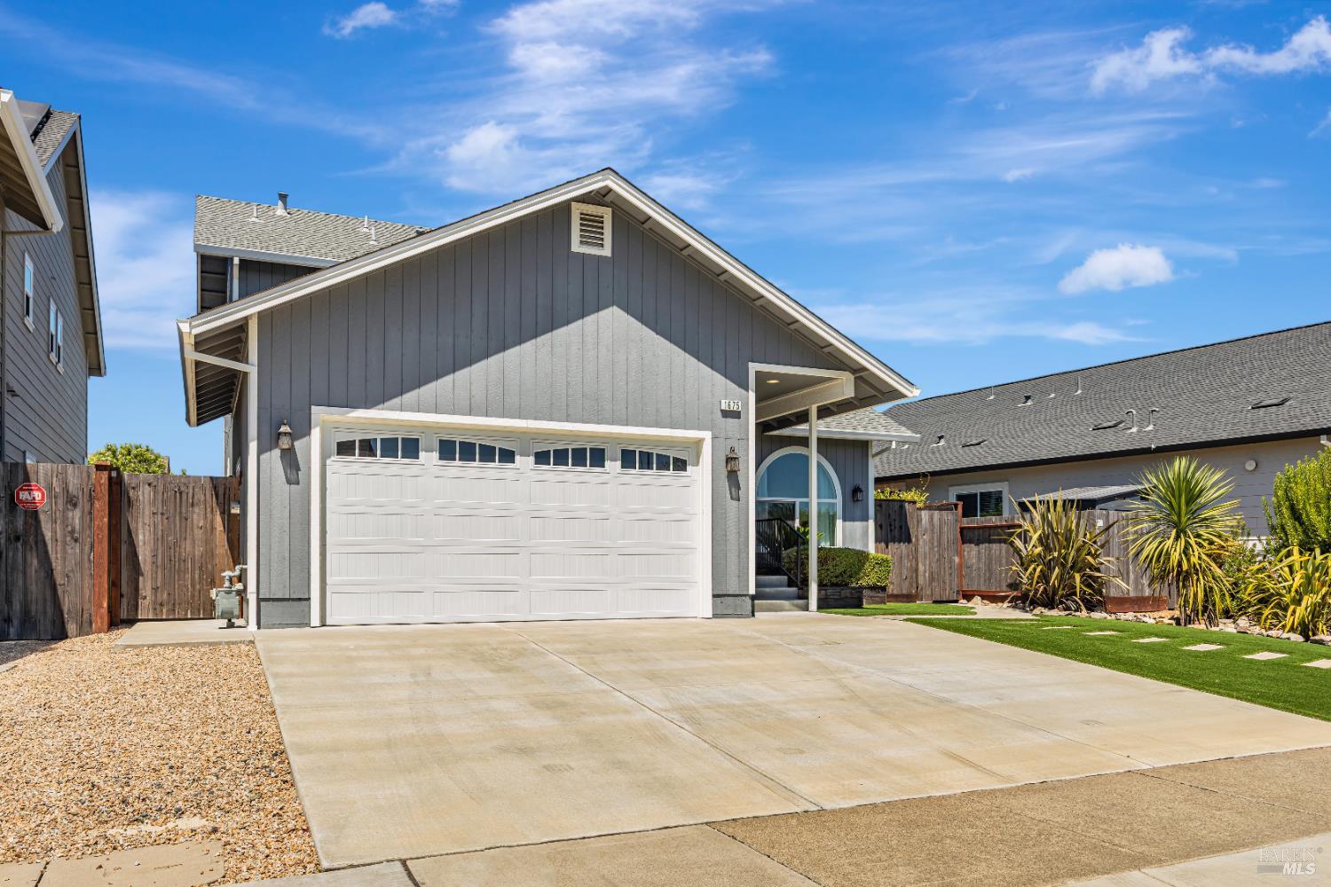 Detail Gallery Image 2 of 60 For 1675 Hopper Ave, Santa Rosa,  CA 95403 - 4 Beds | 3/1 Baths