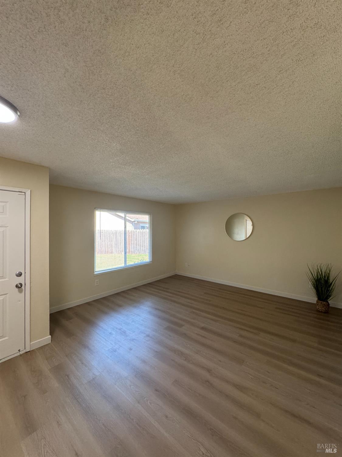Detail Gallery Image 5 of 58 For 120 Merrimac Ct, Vallejo,  CA 94589 - 3 Beds | 2 Baths