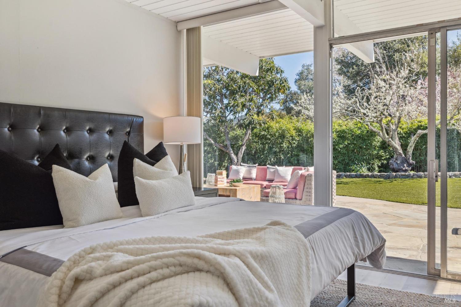 Detail Gallery Image 33 of 47 For 35 Golden Hinde Blvd, San Rafael,  CA 94903 - 4 Beds | 2 Baths