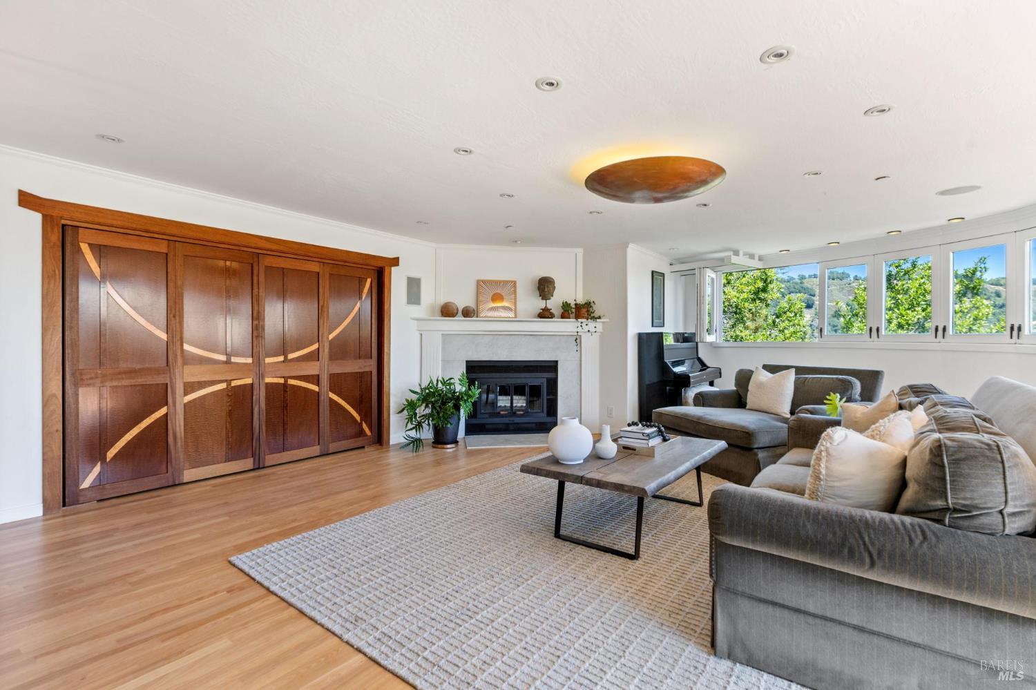 Detail Gallery Image 8 of 60 For 222 Marguerite Ave, Mill Valley,  CA 94941 - 4 Beds | 5 Baths