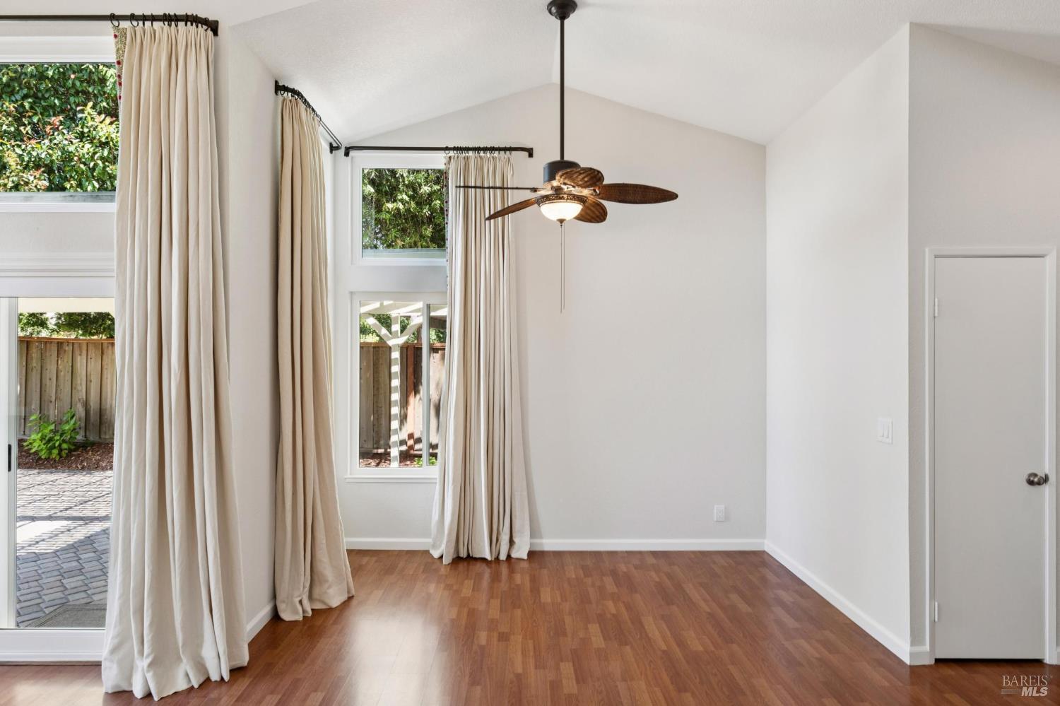 Detail Gallery Image 15 of 82 For 772 Barton Way, Benicia,  CA 94510 - 3 Beds | 2 Baths