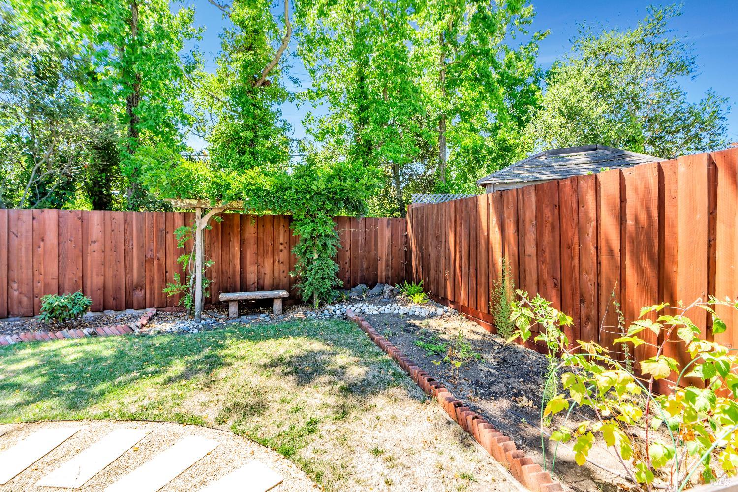 Detail Gallery Image 19 of 23 For 555 Wisteria Way, San Rafael,  CA 94903 - 3 Beds | 2 Baths