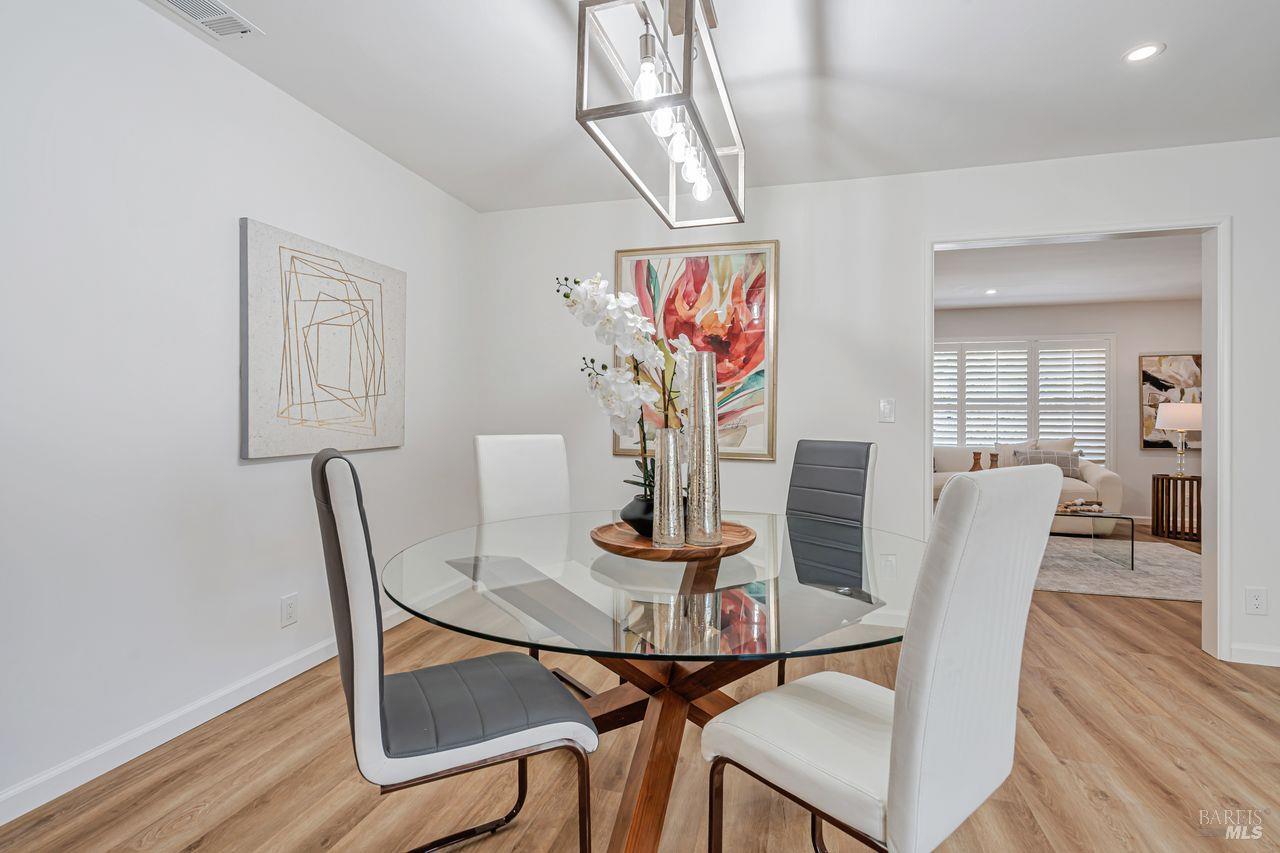 Detail Gallery Image 19 of 38 For 2180 Las Gallinas Ave, San Rafael,  CA 94903 - 3 Beds | 2 Baths