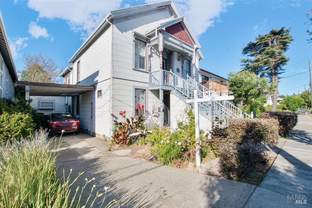Detail Gallery Image 2 of 42 For 141 E F St, Benicia,  CA 94510 - 2 Beds | 3 Baths