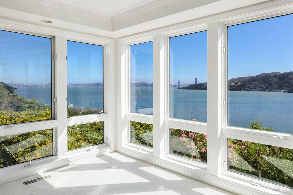 Detail Gallery Image 19 of 61 For 335 Golden Gate Ave, Belvedere,  CA 94920 - 4 Beds | 4/1 Baths