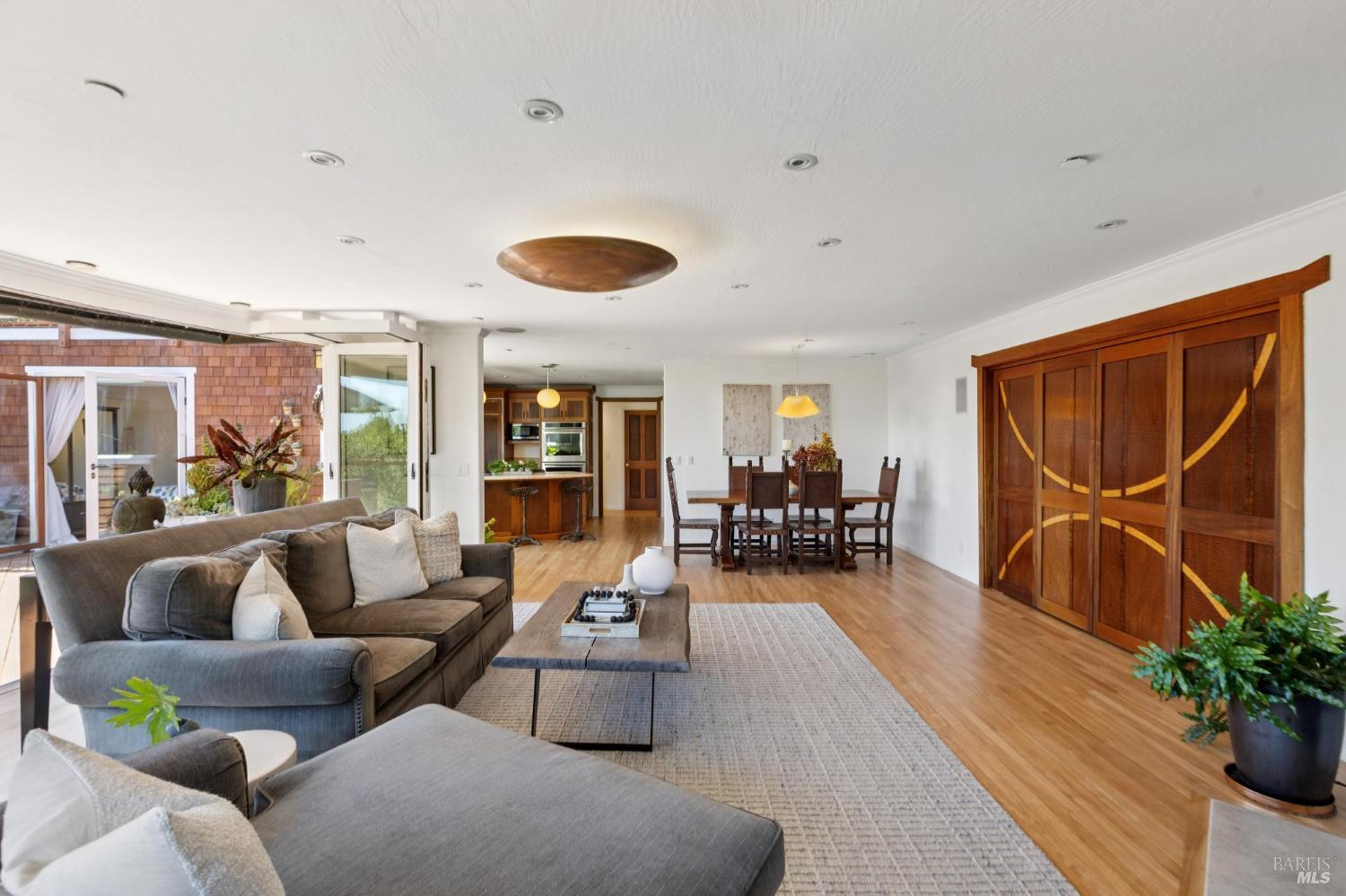 Detail Gallery Image 12 of 60 For 222 Marguerite Ave, Mill Valley,  CA 94941 - 4 Beds | 5 Baths