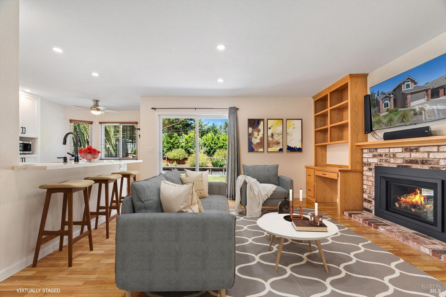 Detail Gallery Image 6 of 35 For 212 Mendelssohn Ct, Cotati,  CA 94931 - 3 Beds | 2/1 Baths