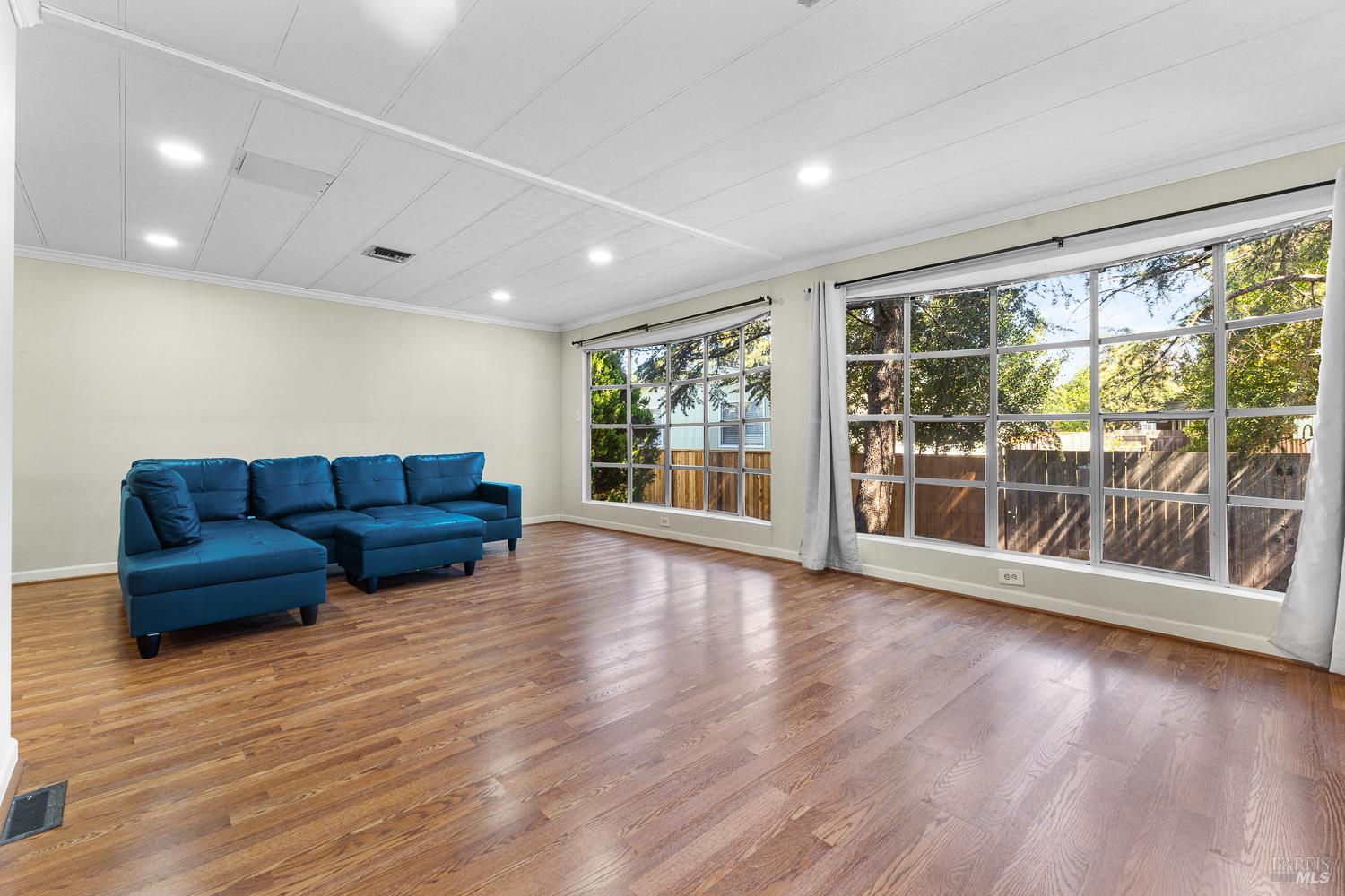 Detail Gallery Image 5 of 26 For 57 Mulberry Ct, Rohnert Park,  CA 94928 - 2 Beds | 2 Baths