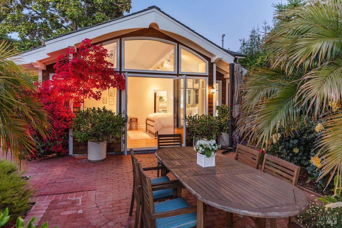 Detail Gallery Image 56 of 61 For 335 Golden Gate Ave, Belvedere,  CA 94920 - 4 Beds | 4/1 Baths