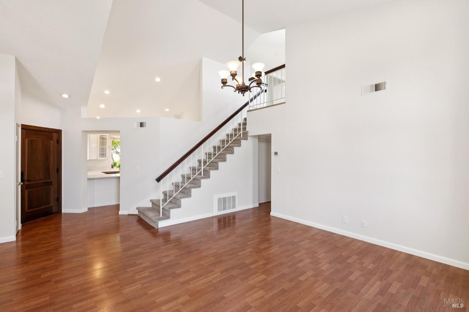 Detail Gallery Image 13 of 82 For 772 Barton Way, Benicia,  CA 94510 - 3 Beds | 2 Baths