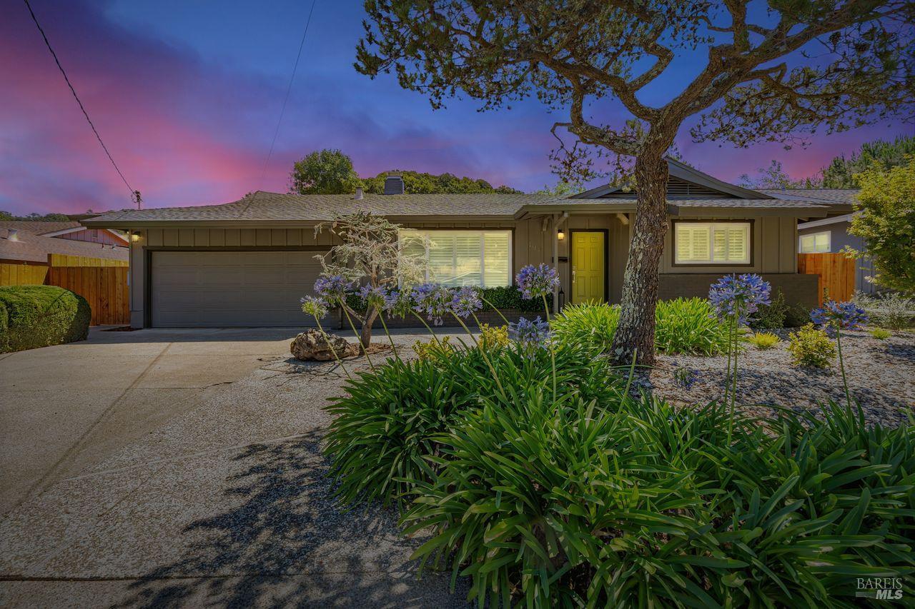 Detail Gallery Image 2 of 38 For 2180 Las Gallinas Ave, San Rafael,  CA 94903 - 3 Beds | 2 Baths