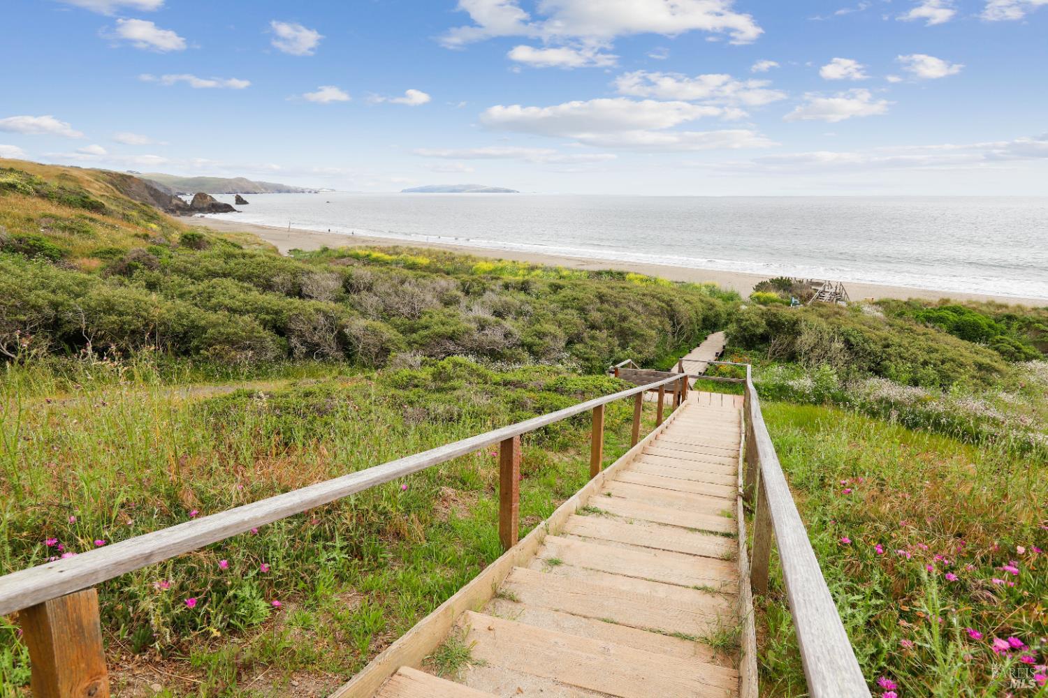 Detail Gallery Image 43 of 54 For 19906 Oyster Catcher Loop, Bodega Bay,  CA 94923 - 2 Beds | 2 Baths