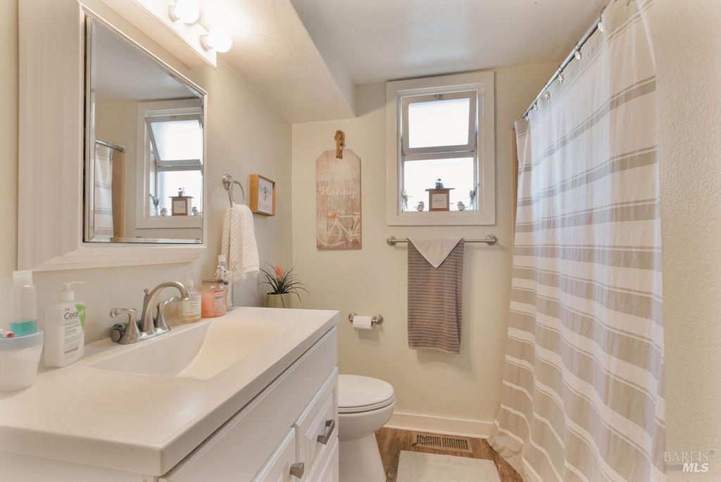 Detail Gallery Image 31 of 42 For 141 E F St, Benicia,  CA 94510 - 2 Beds | 3 Baths
