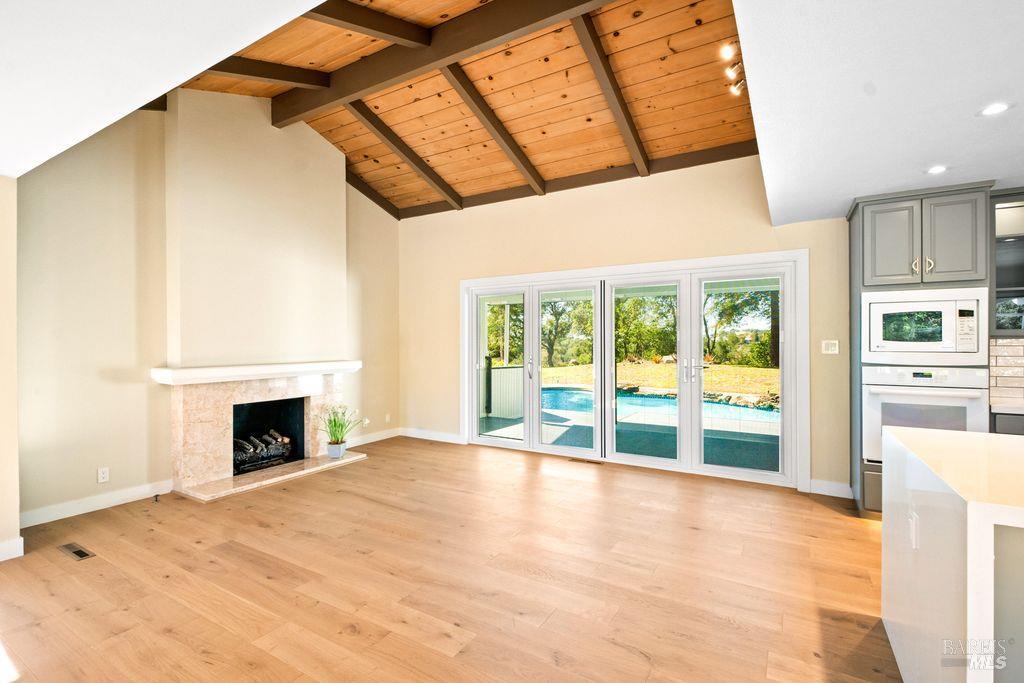 Detail Gallery Image 14 of 70 For 3351 Miraloma Dr, Santa Rosa,  CA 95404 - 4 Beds | 3 Baths