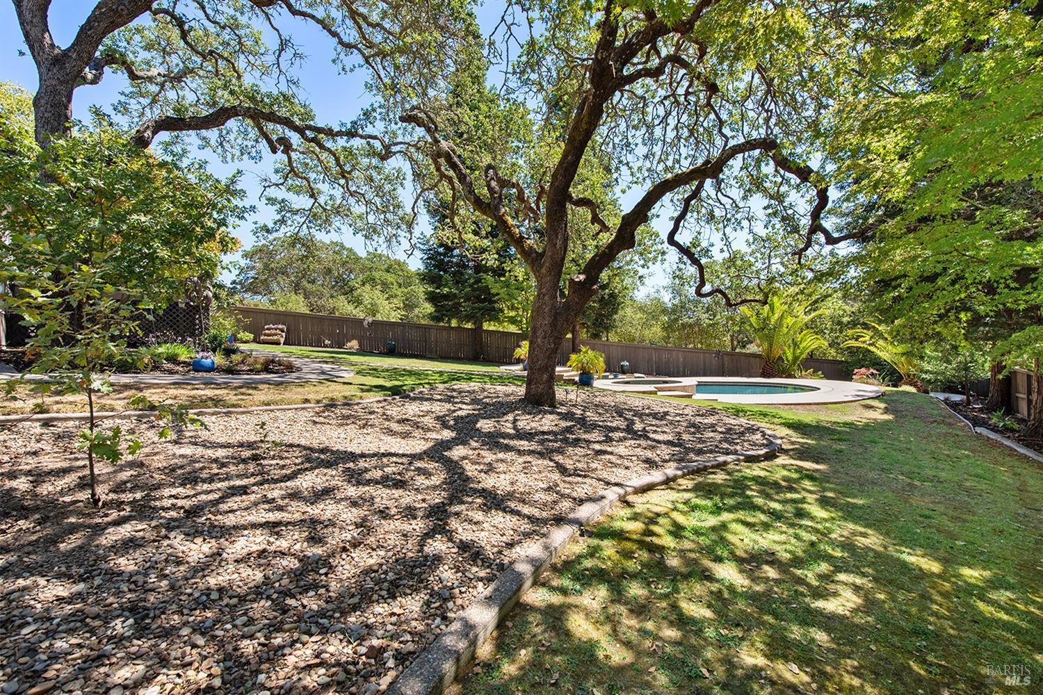 Detail Gallery Image 4 of 35 For 1209 Davida Ct, Windsor,  CA 95492 - 5 Beds | 3 Baths