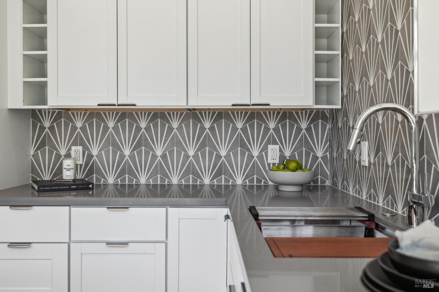 Detail Gallery Image 16 of 47 For 35 Golden Hinde Blvd, San Rafael,  CA 94903 - 4 Beds | 2 Baths