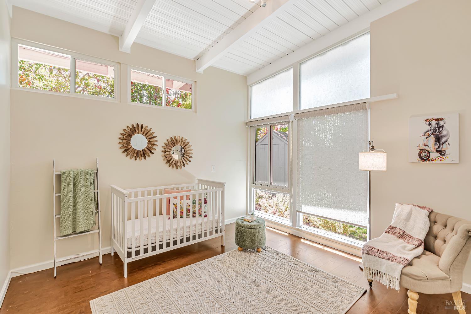Detail Gallery Image 13 of 23 For 555 Wisteria Way, San Rafael,  CA 94903 - 3 Beds | 2 Baths