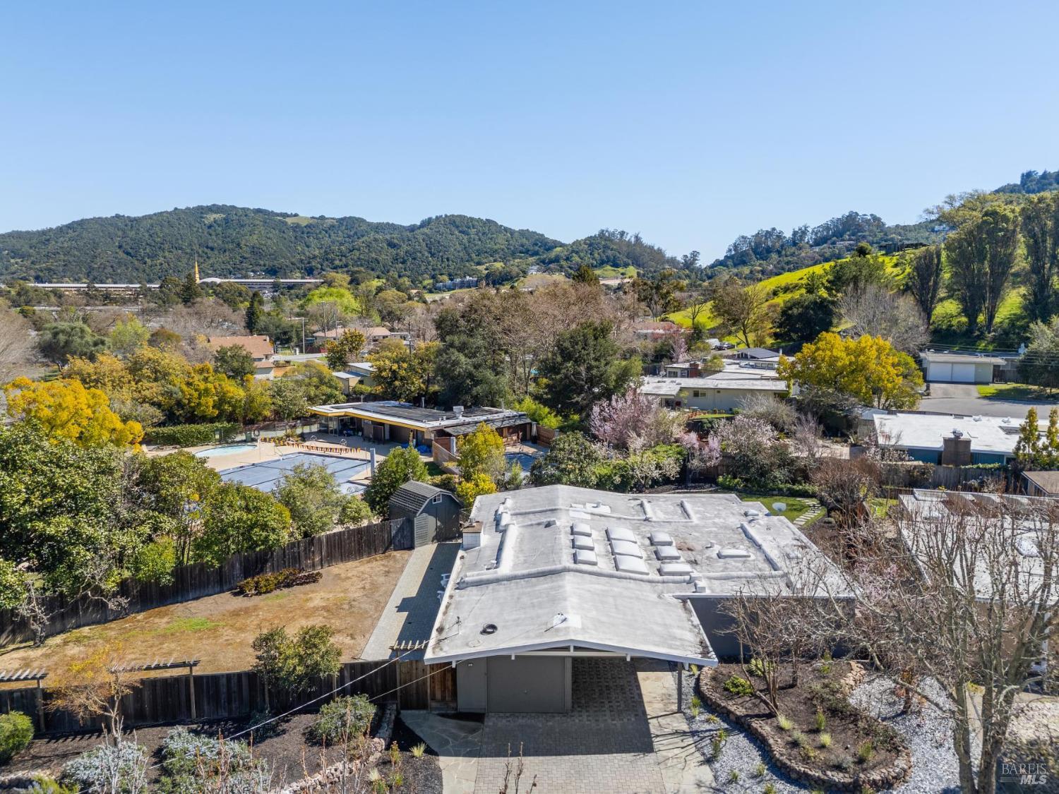 Detail Gallery Image 44 of 47 For 35 Golden Hinde Blvd, San Rafael,  CA 94903 - 4 Beds | 2 Baths