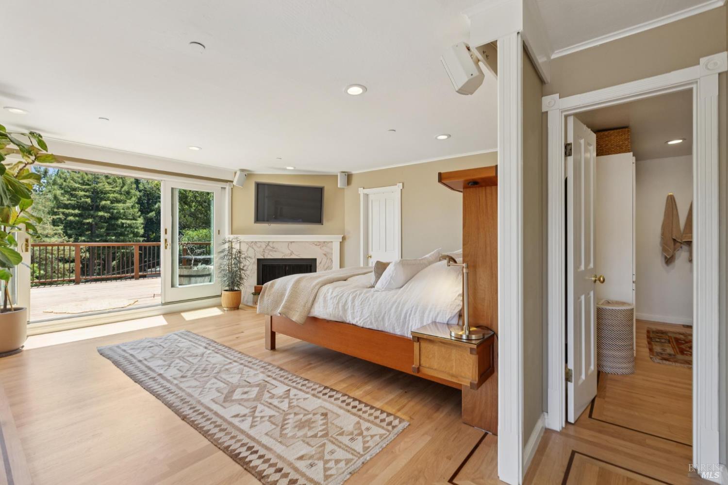 Detail Gallery Image 28 of 60 For 222 Marguerite Ave, Mill Valley,  CA 94941 - 4 Beds | 5 Baths