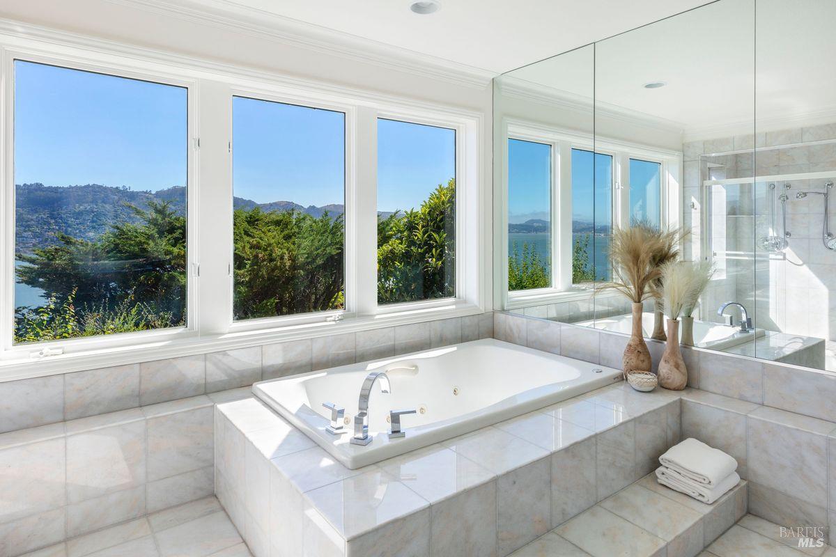 Detail Gallery Image 22 of 61 For 335 Golden Gate Ave, Belvedere,  CA 94920 - 4 Beds | 4/1 Baths