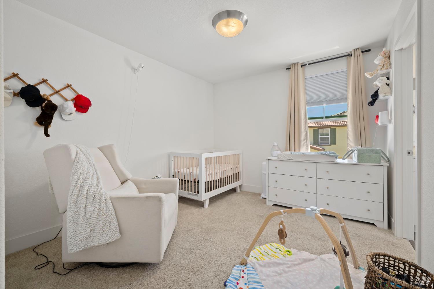 Detail Gallery Image 20 of 25 For 6048 Oak Leaf Pl, Rohnert Park,  CA 94928 - 3 Beds | 2/1 Baths