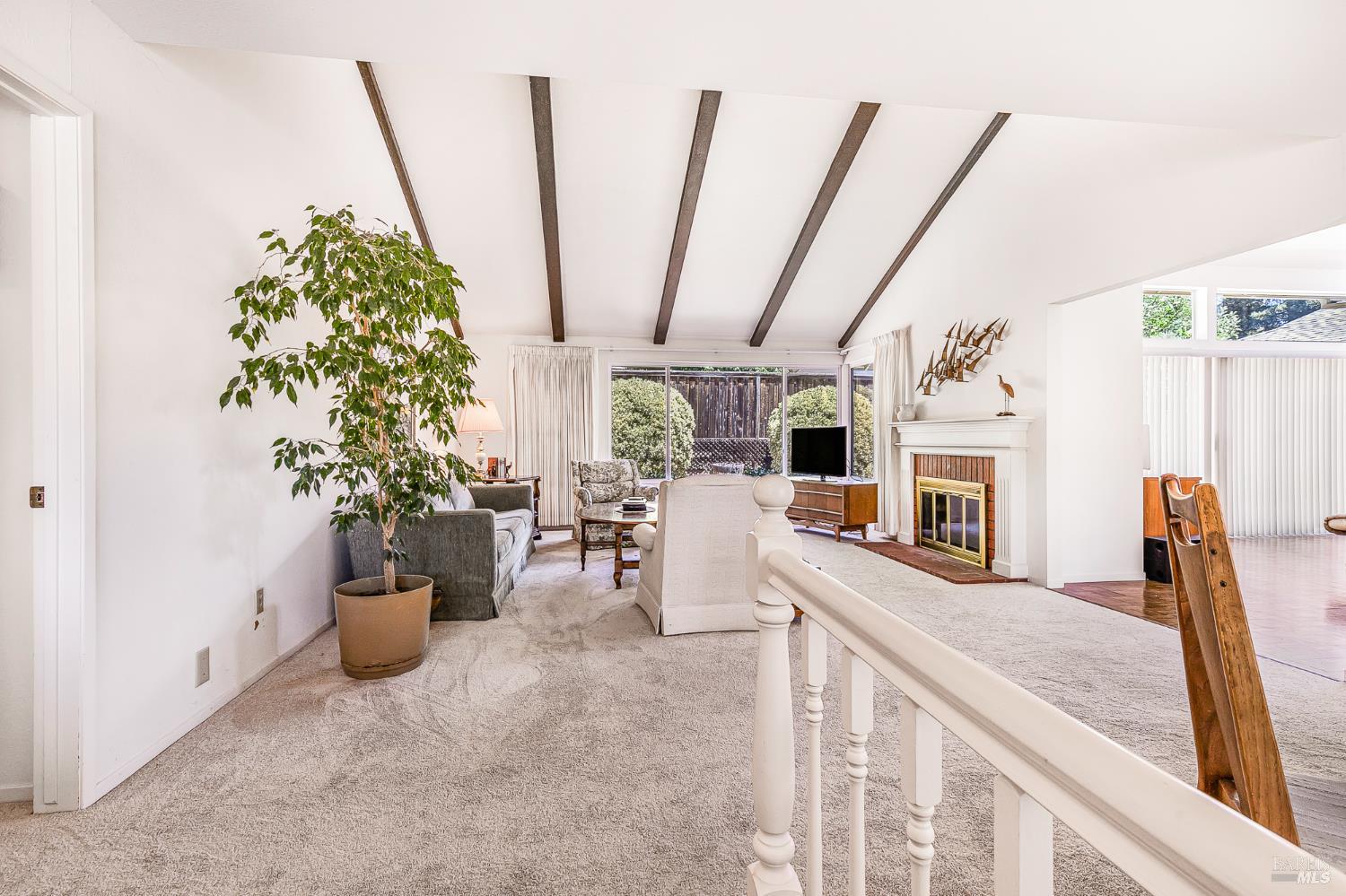 Detail Gallery Image 5 of 43 For 6941 Oak Leaf Dr, Santa Rosa,  CA 95409 - 2 Beds | 2 Baths