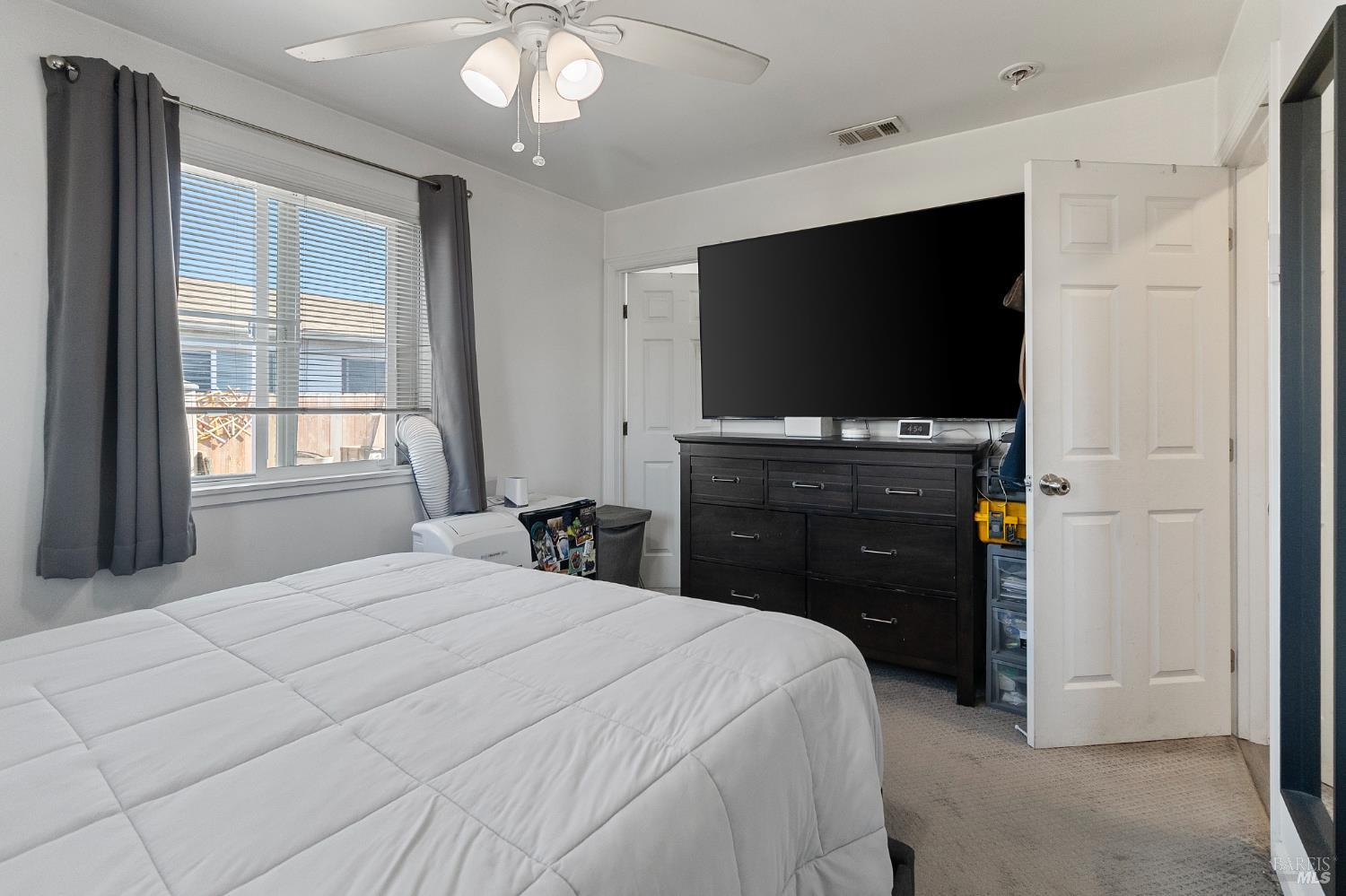 Detail Gallery Image 12 of 33 For 1990 Griffin Dr, Vallejo,  CA 94589 - 3 Beds | 2 Baths