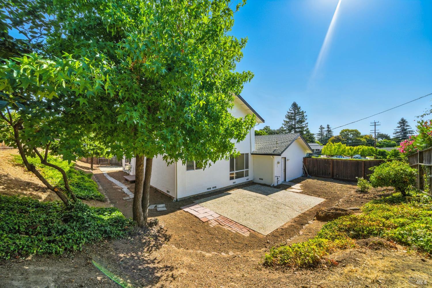Detail Gallery Image 31 of 51 For 2559 Las Gallinas Ave, San Rafael,  CA 94903 - 5 Beds | 2/1 Baths