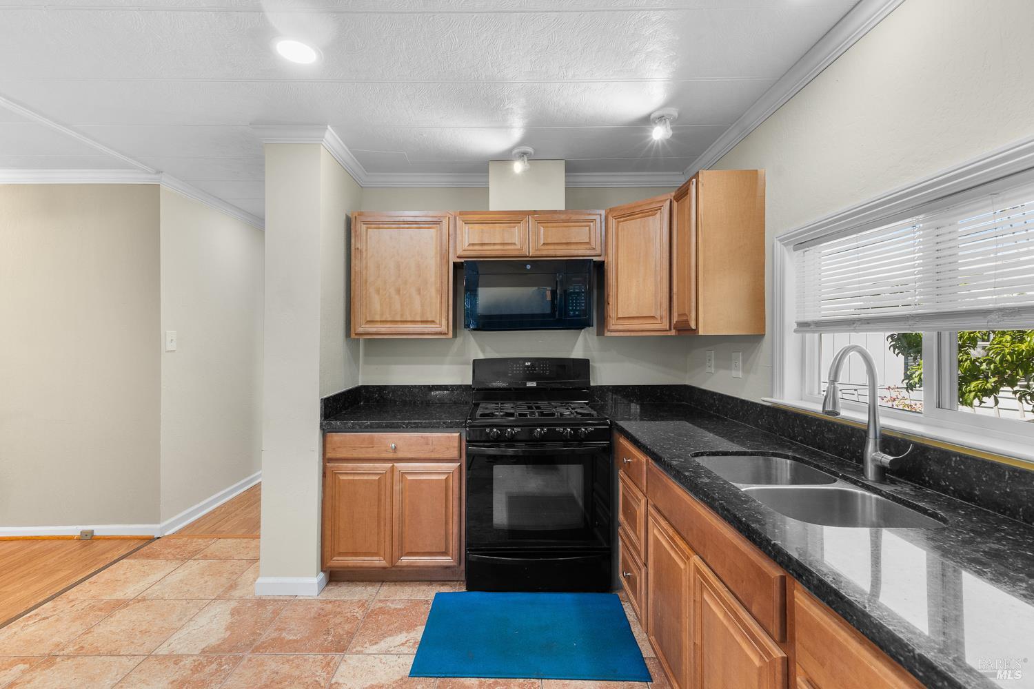 Detail Gallery Image 7 of 26 For 57 Mulberry Ct, Rohnert Park,  CA 94928 - 2 Beds | 2 Baths