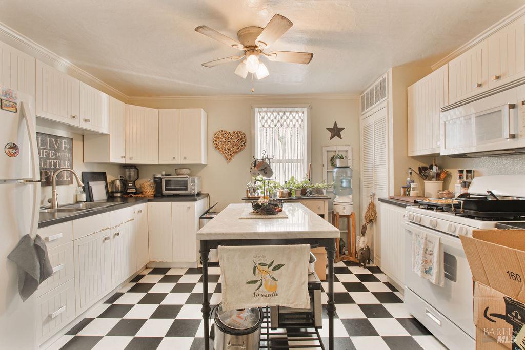 Detail Gallery Image 29 of 42 For 141 E F St, Benicia,  CA 94510 - 2 Beds | 3 Baths