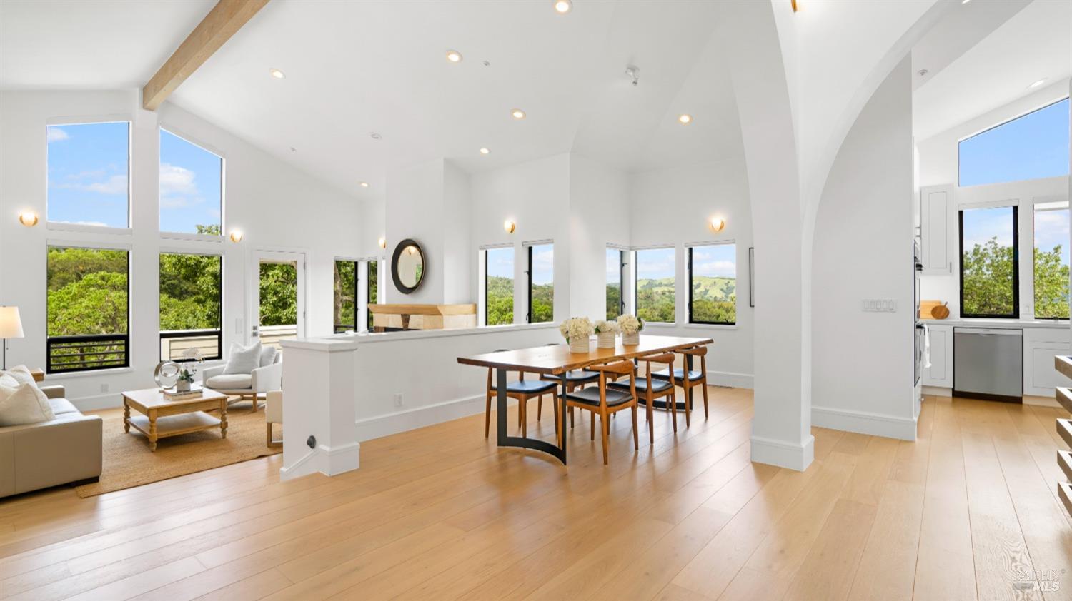 Detail Gallery Image 7 of 75 For 55 Wildwood Ln, Novato,  CA 94947 - 4 Beds | 4/1 Baths