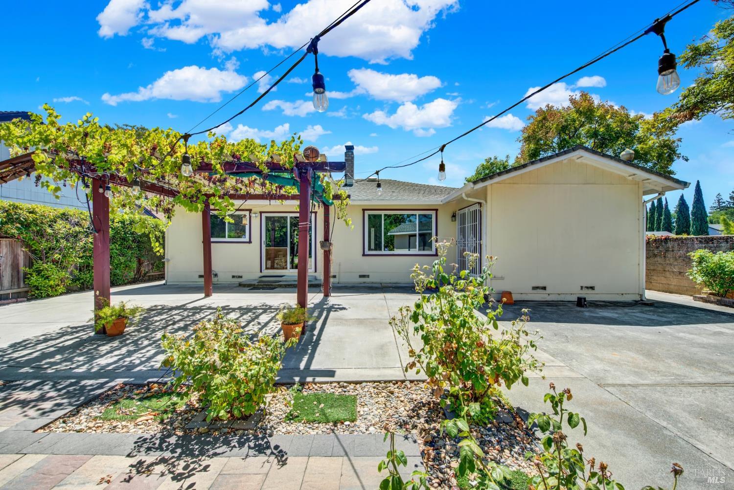 Detail Gallery Image 24 of 35 For 2796 Mankas Blvd, Fairfield,  CA 94534 - 3 Beds | 2 Baths