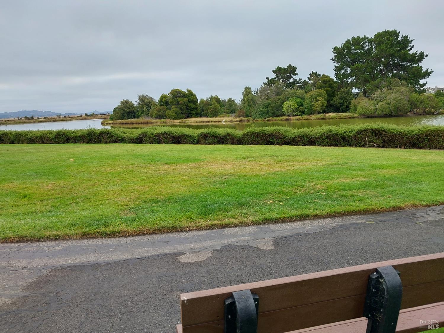 Detail Gallery Image 64 of 69 For 125 Spinnaker Point Dr, San Rafael,  CA 94901 - 2 Beds | 2 Baths