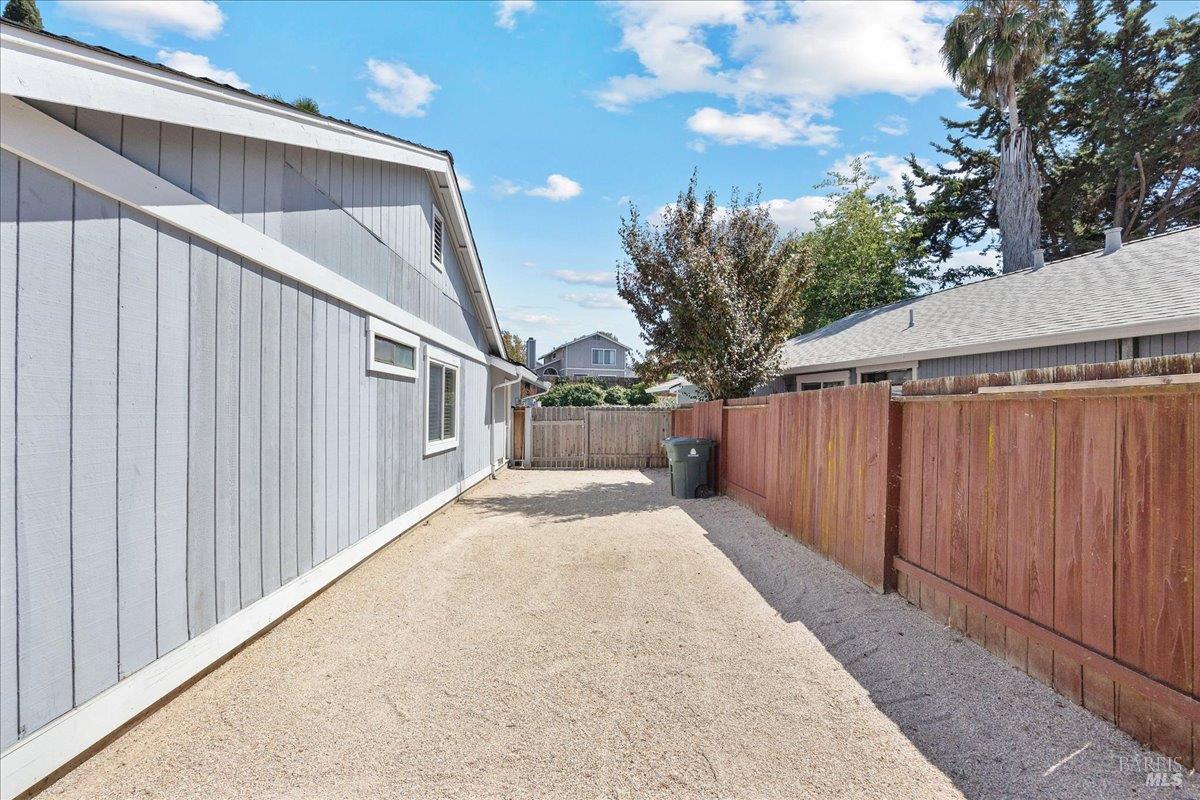 Detail Gallery Image 12 of 38 For 138 Compass Ct, Vallejo,  CA 94590 - 2 Beds | 1 Baths