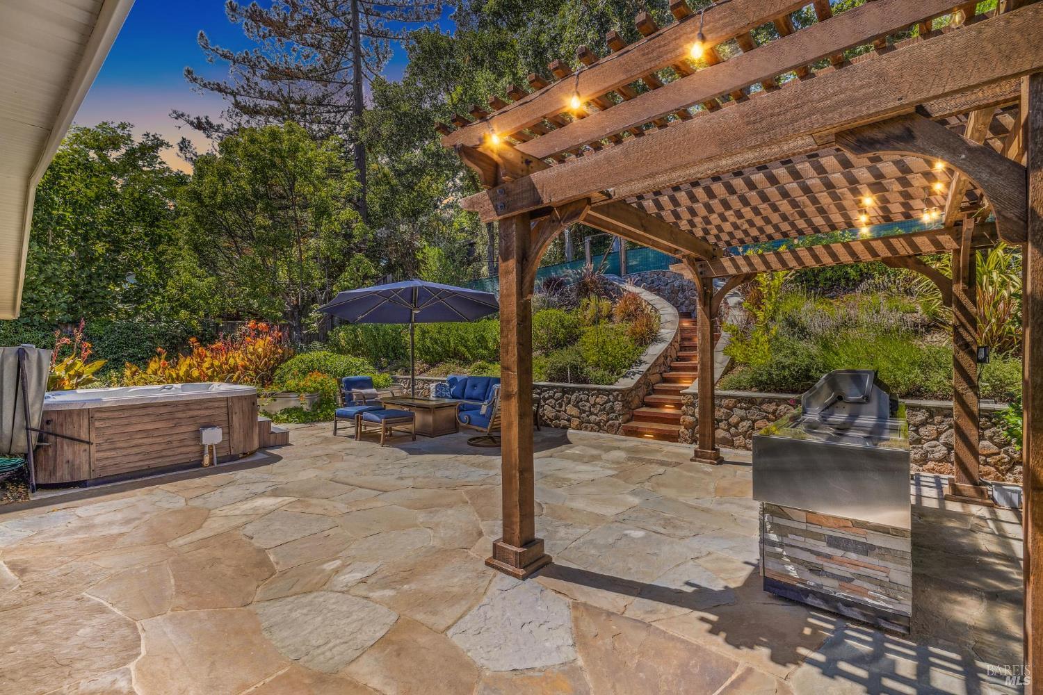 Detail Gallery Image 38 of 42 For 24 Twelveoak Hill Dr, San Rafael,  CA 94903 - 4 Beds | 2 Baths