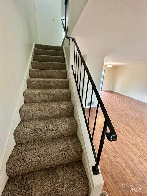 Detail Gallery Image 10 of 15 For 1859 Primavera Dr, Santa Rosa,  CA 95409 - 3 Beds | 1/1 Baths