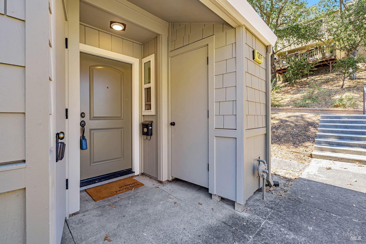 Detail Gallery Image 30 of 36 For 1267 Valley Oak Ct #F,  Novato,  CA 94947 - 3 Beds | 1/1 Baths
