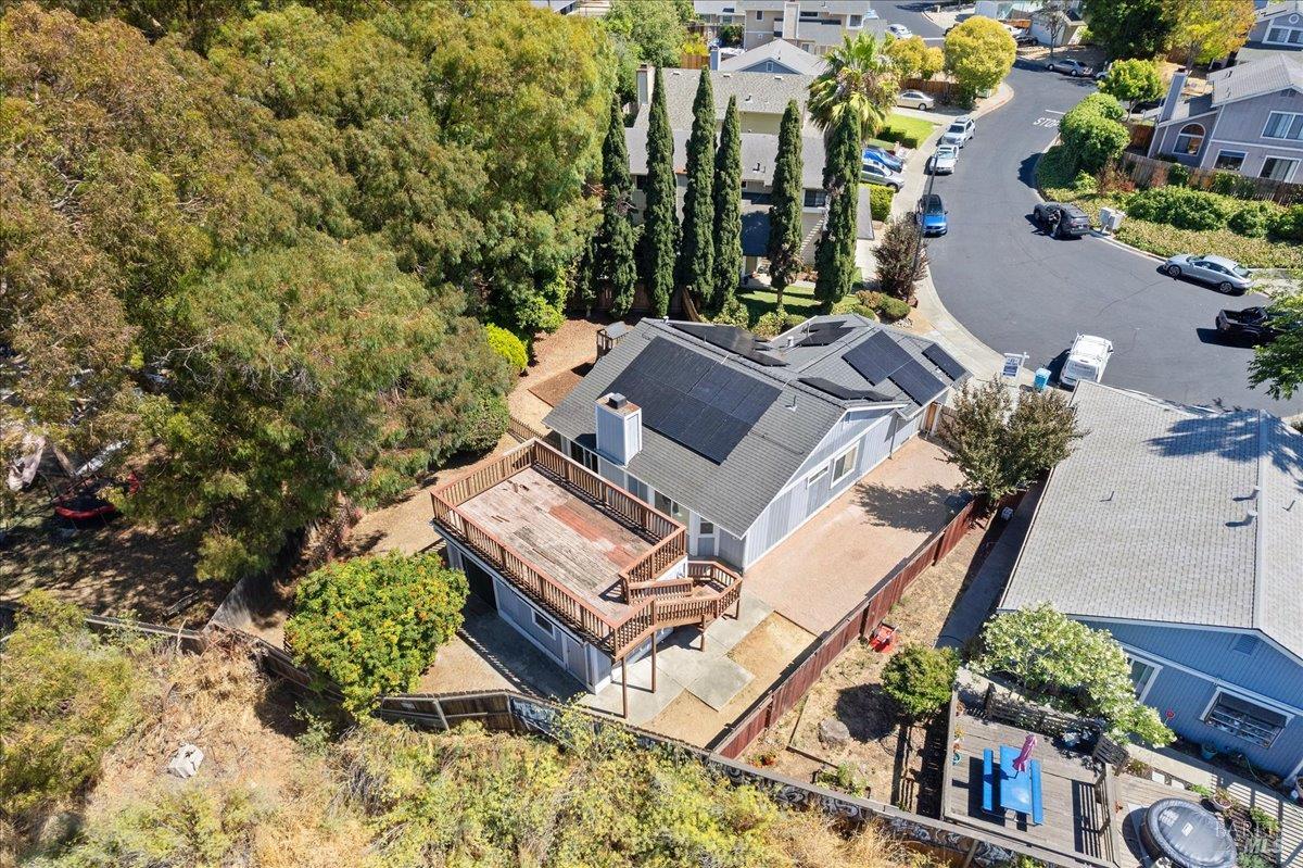 Detail Gallery Image 3 of 38 For 138 Compass Ct, Vallejo,  CA 94590 - 2 Beds | 1 Baths